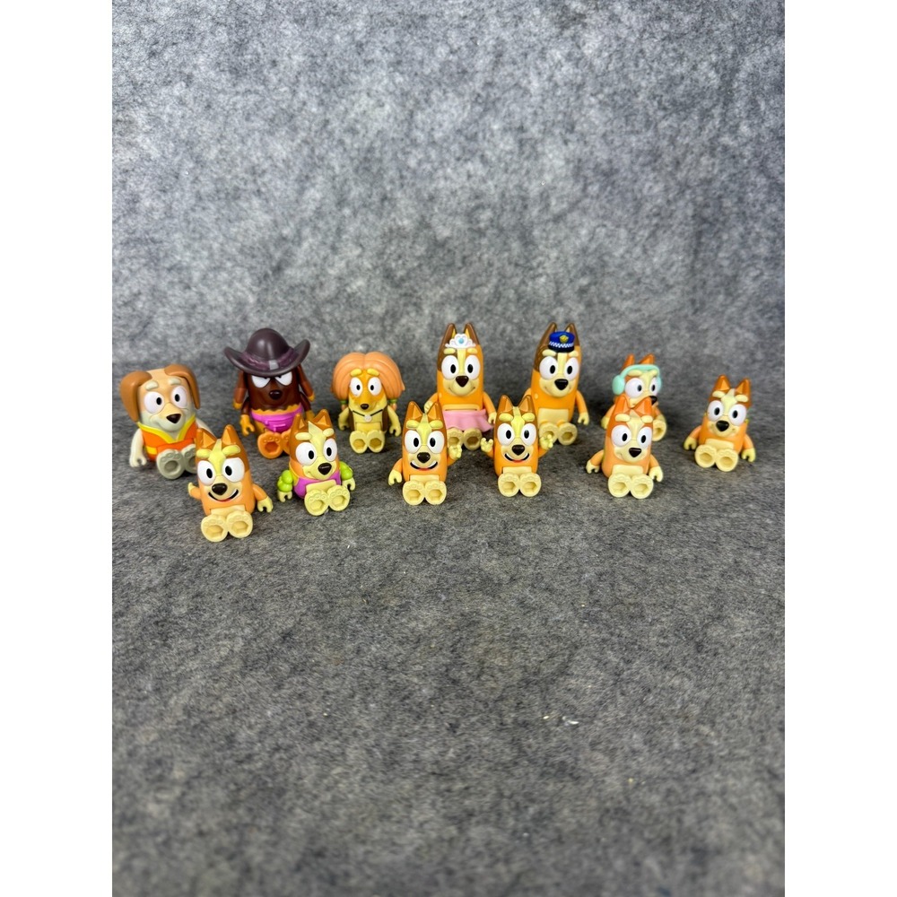 Bluey Figure Lot 12 pc‎ Moose Toys Bingo Bandit Chilli Muffin Kids Figures